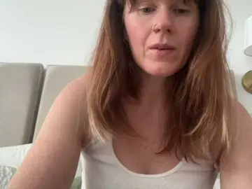 REDHEADROSIE  live sex cam
