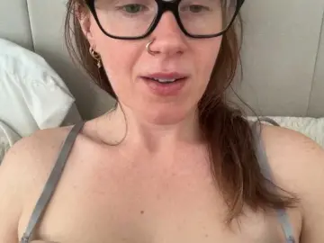 REDHEADROSIE  live sex cam