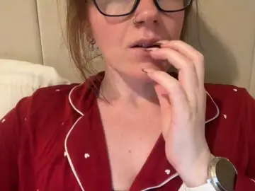 REDHEADROSIE  live sex cam