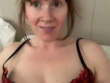 REDHEADROSIE  live sex cam