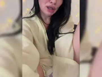 Ylia2111-1  live sex cam