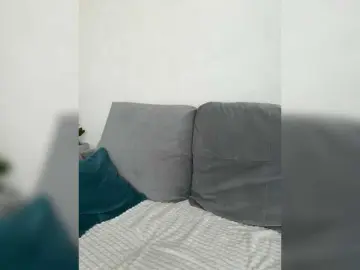 Ylia2111-1  live sex cam