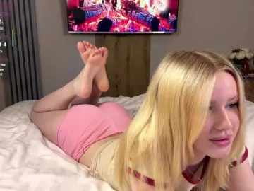 Moonavelle  live sex cam