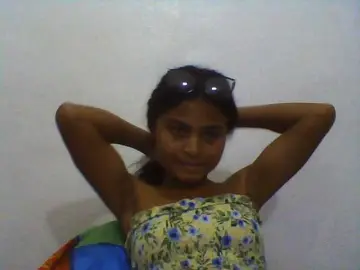 Carennehot2  live sex cam