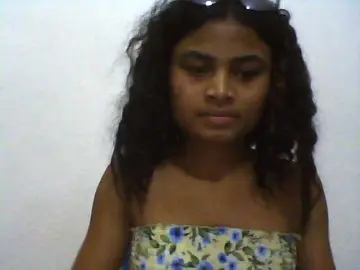 Carennehot2  live sex cam