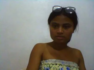 Carennehot2  live sex cam