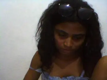 Carennehot2  live sex cam