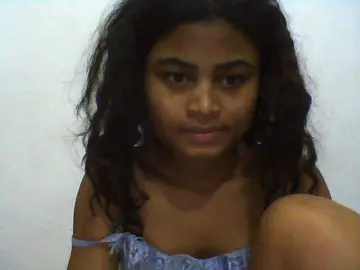 Carennehot2  live sex cam