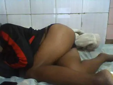 Carennehot2  live sex cam
