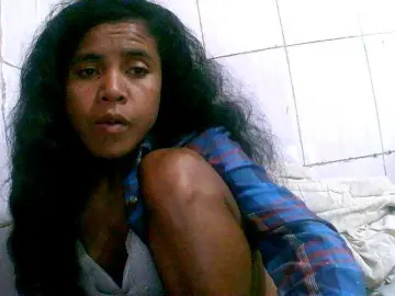 Carennehot2  live sex cam