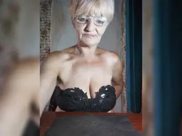 NikaGold45  live sex cam