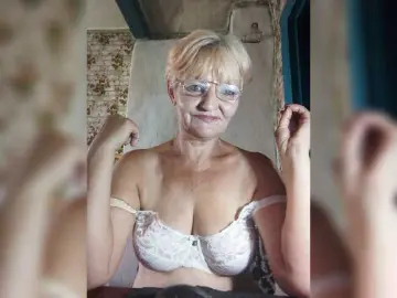 NikaGold45  live sex cam