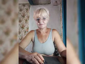 NikaGold45  live sex cam