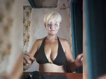 NikaGold45  live sex cam