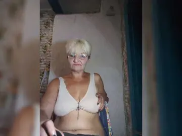NikaGold45  live sex cam