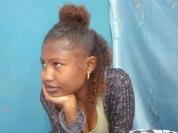 Sylvia6  live sex cam