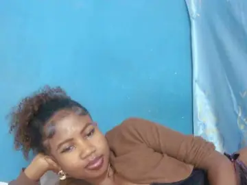 Sylvia6  live sex cam