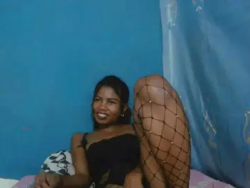 Sylvia6  live sex cam