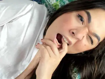 Brianna20  live sex cam