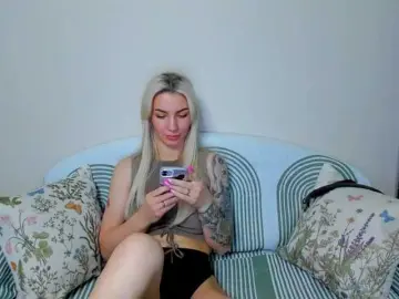 Gaichka  live sex cam