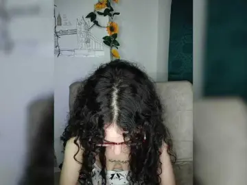 Iris-BonD  live sex cam