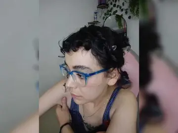 Iris-BonD  live sex cam