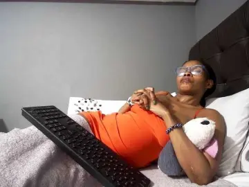 Ntombie  live sex cam