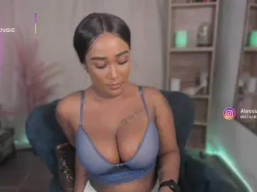 Alessia20  live sex cam