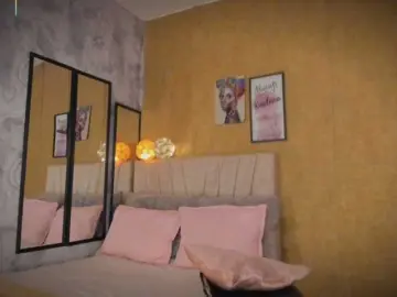 Alessia20  live sex cam