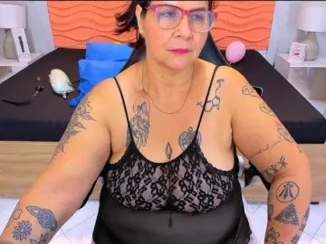 LauraRiley  live sex cam