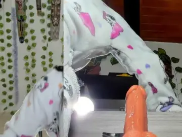 Bellafunny1  live sex cam