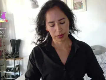 Cataleya35  live sex cam