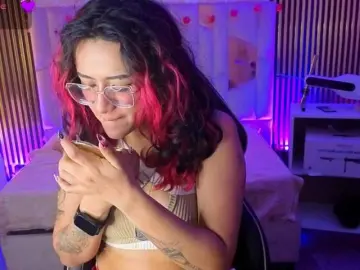 Kristen-tay  live sex cam