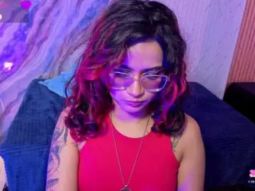 Kristen-tay  live sex cam