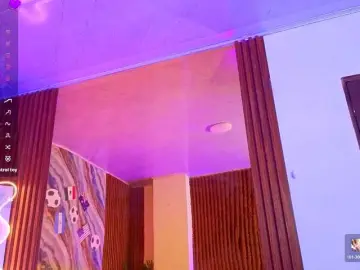 Kristen-tay  live sex cam