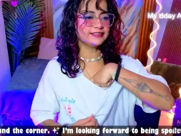 Kristen-tay  live sex cam
