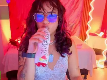 Kristen-tay  live sex cam