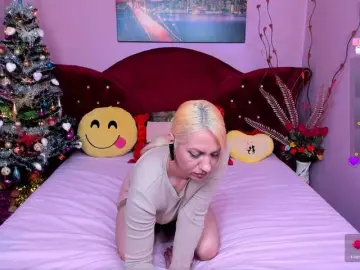 Sensualass77  live sex cam