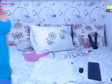 SpicyBrunnete  live sex cam