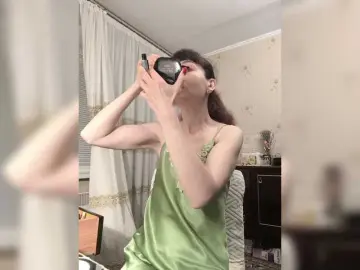 Caroliiine  live sex cam