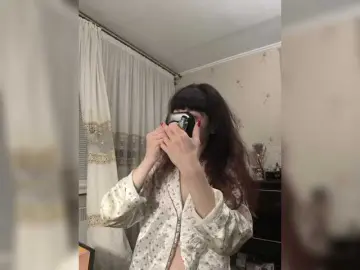 Caroliiine  live sex cam