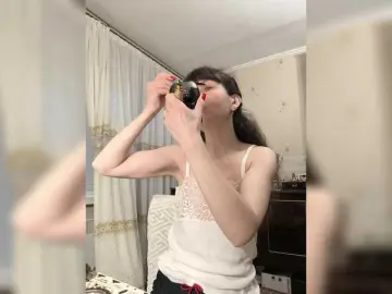 Caroliiine  live sex cam