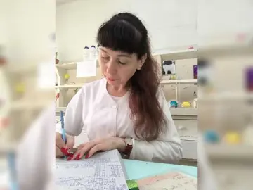 Caroliiine  live sex cam
