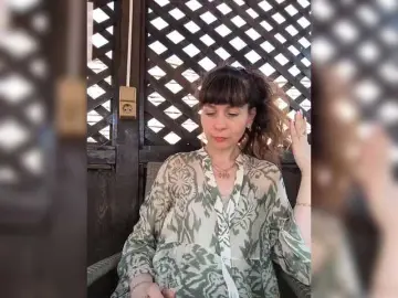 Caroliiine  live sex cam