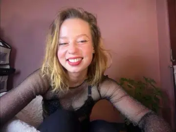BettyLovely  live sex cam