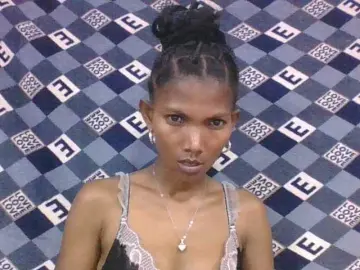 Lyah7a  live sex cam