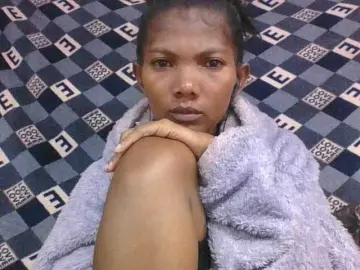 Lyah7a  live sex cam