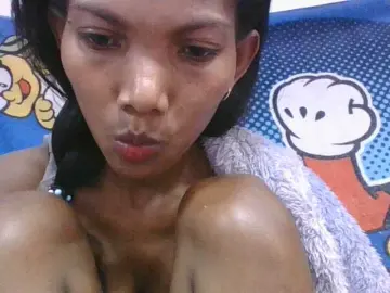 Lyah7a  live sex cam