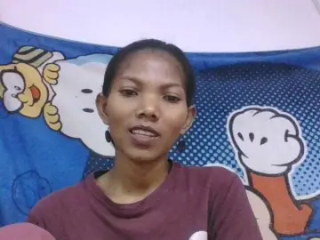 Lyah7a  live sex cam