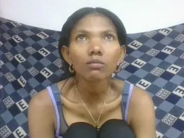 Lyah7a  live sex cam